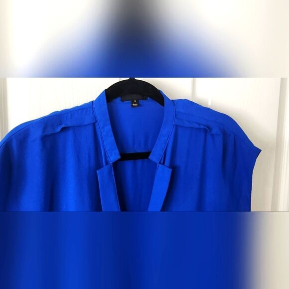 Electric Blue Pleated Blouse with Gold buttons - Picture 4 of 5